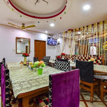 Airport Sky Inn Homestay Jaipur Buitenkant foto